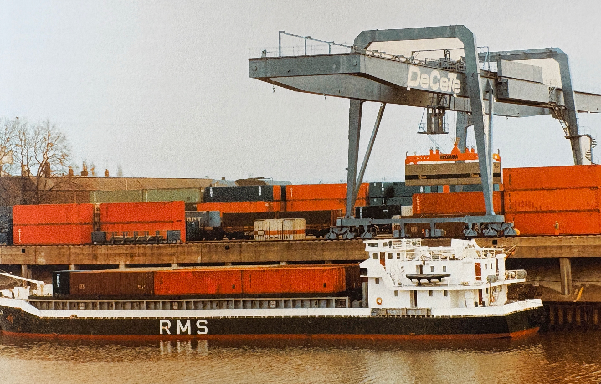 Erstes Container-Terminal